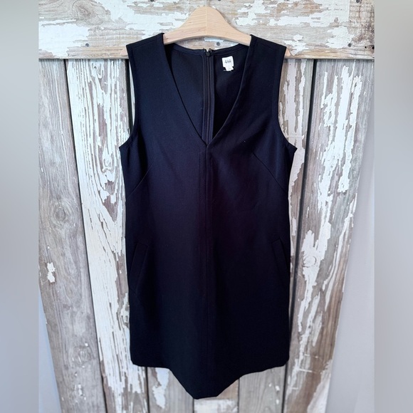 Gap Shift Dress with Pockets size Small zip Back in Black - Picture 6 of 9